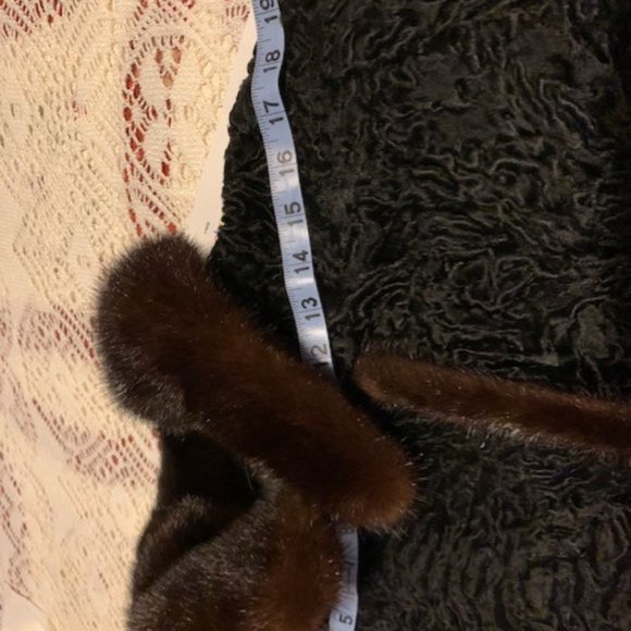 Genuine Swakara South-West African Fur Lamb's Coat with mink Collar - Picture 8 of 16